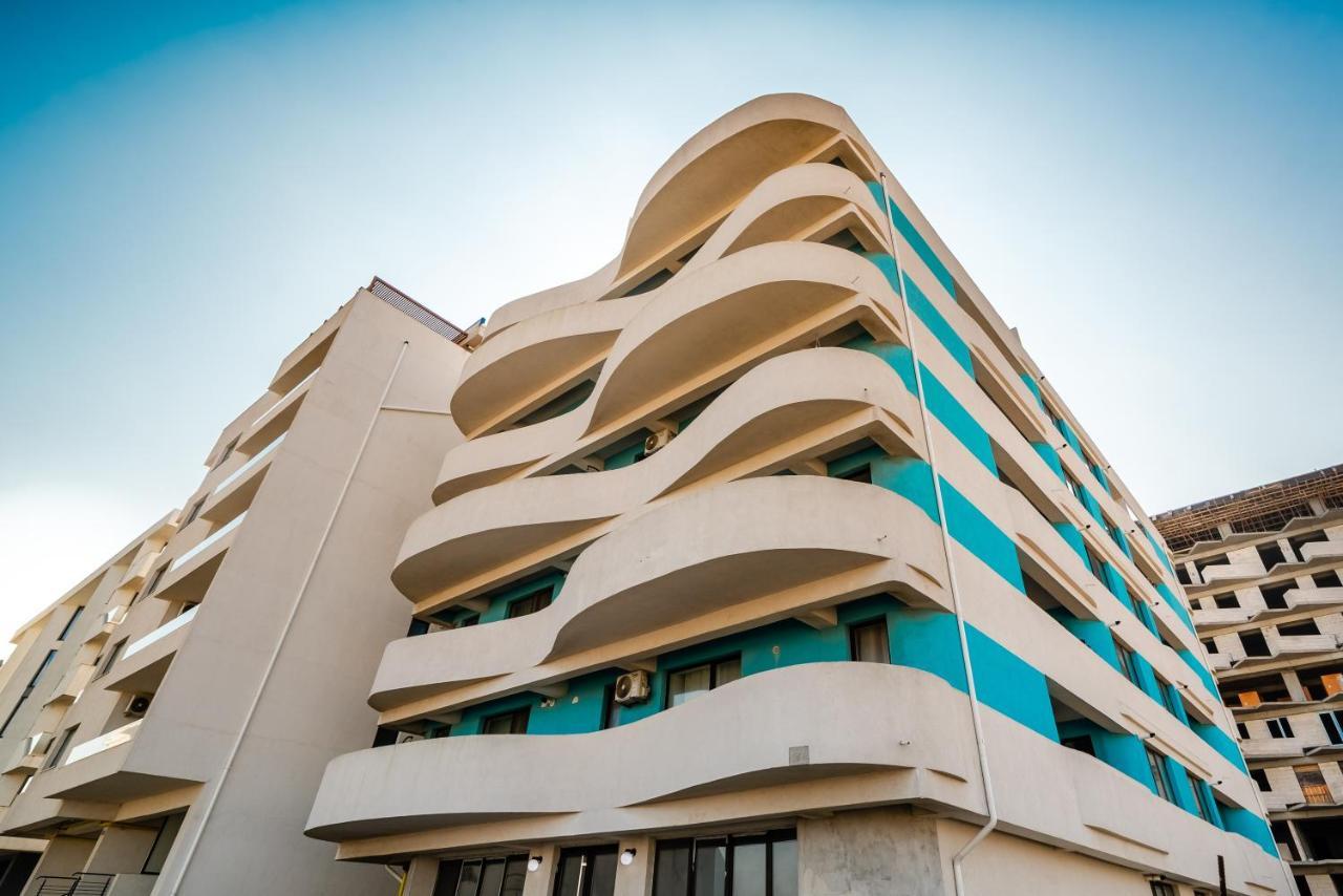 Summer Waves Mamaia Nord Navodari Luaran gambar